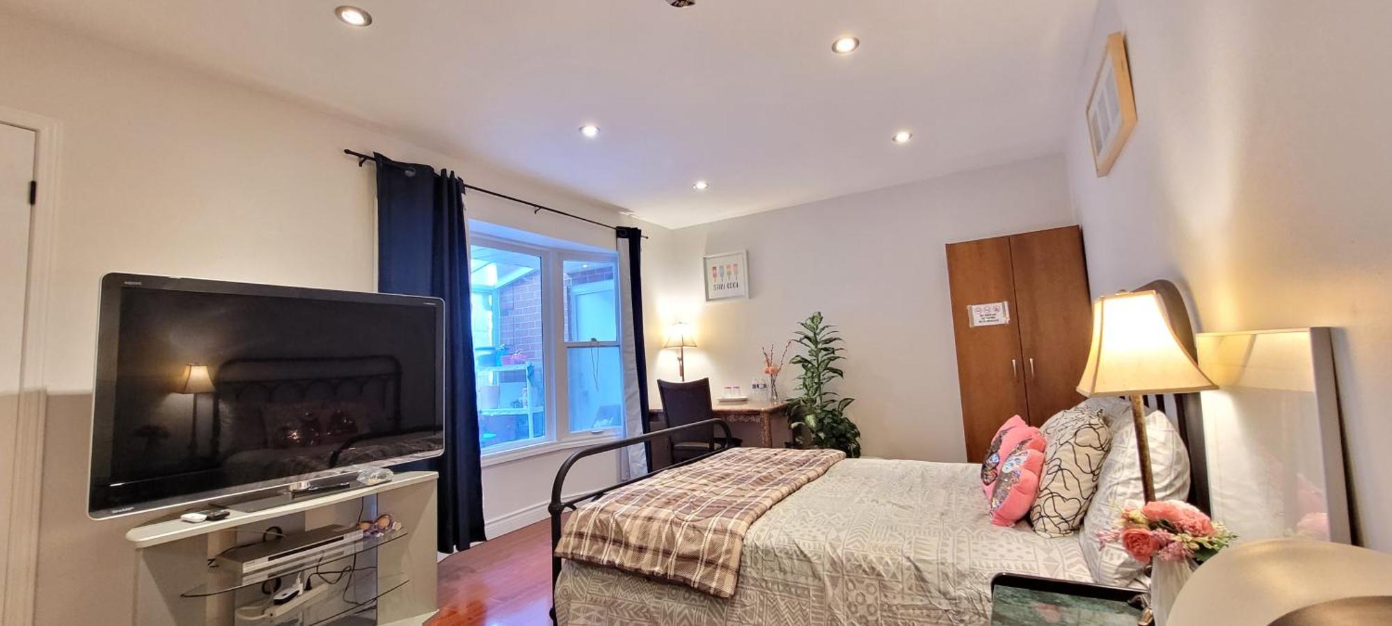 Mainfloor Spacious Room In 多伦多 外观 照片