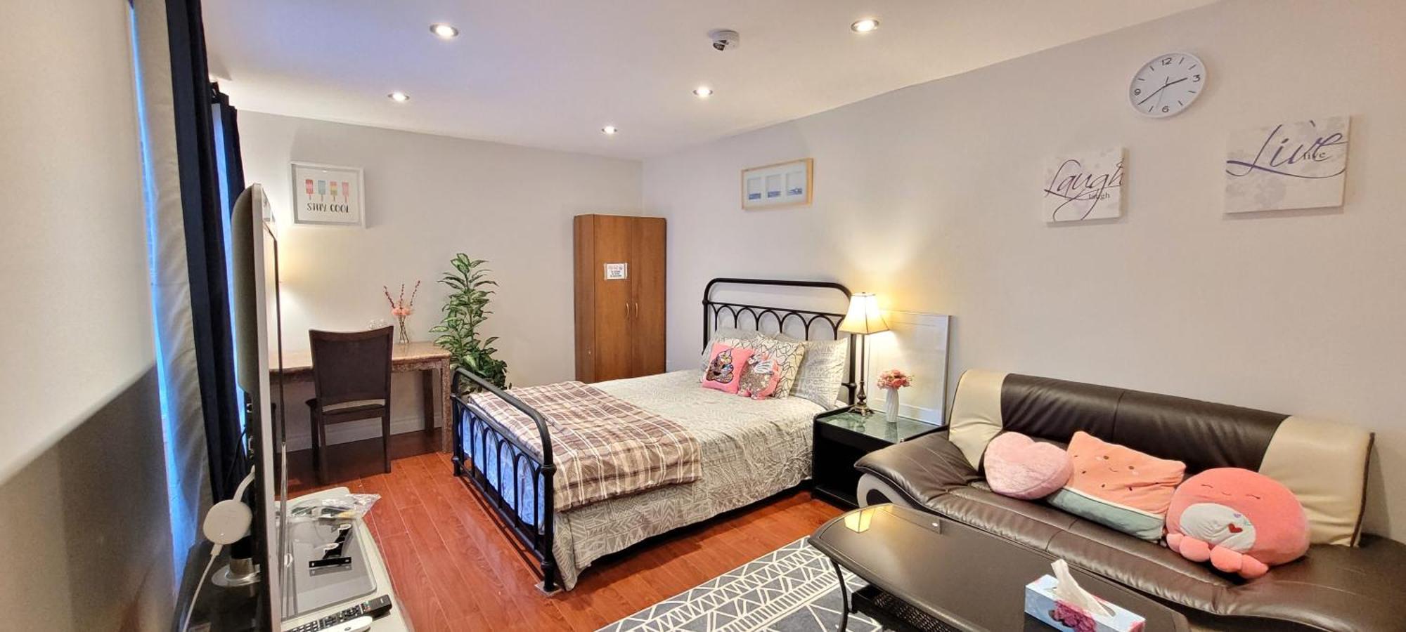 Mainfloor Spacious Room In 多伦多 外观 照片